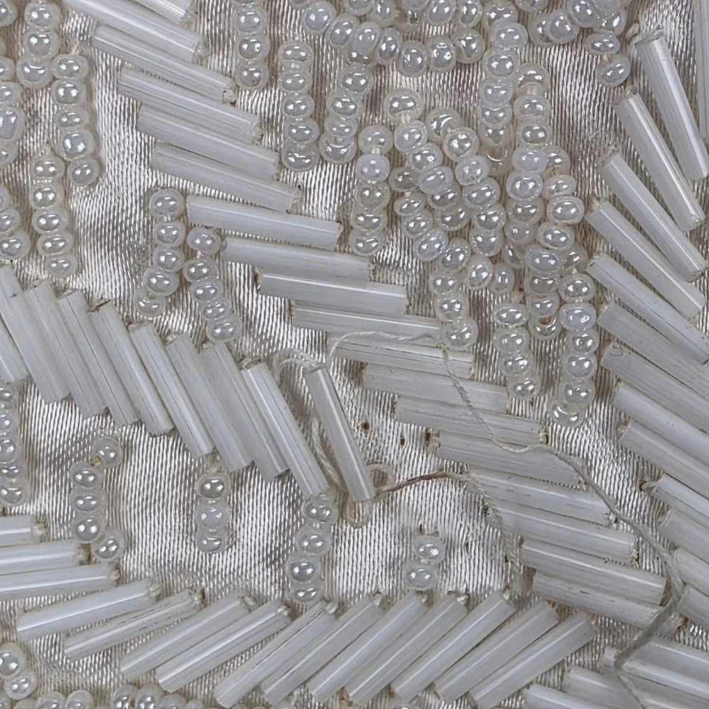 Vintage Richere by Walborg‎ White/Ivory Beaded Floral Kiss Lock Clutch